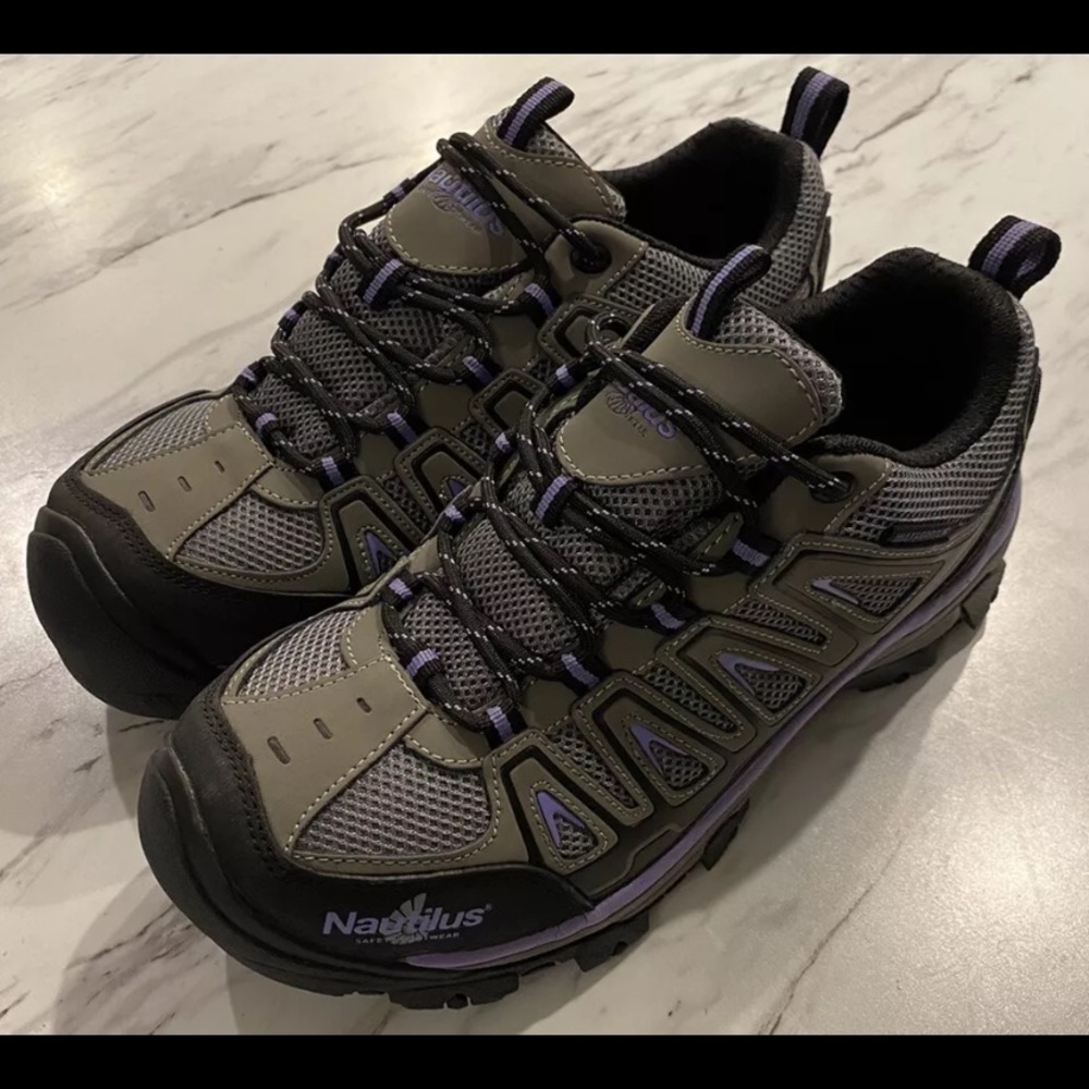 Women’s Nautilus Steel Toe WP Work Shoe N2258 Size 10M